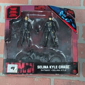 DC Batman and Selina Kyle Chase Set - Black and Gold Accents